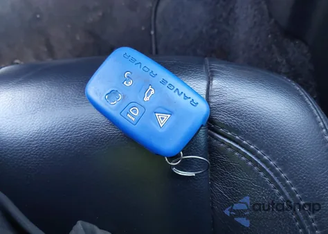 2017 Land Rover Range Rover 3.0L V6 Turbocharged Diesel Td6 z USA, uszkodzony, nr VIN SALGR2FK7HA355089